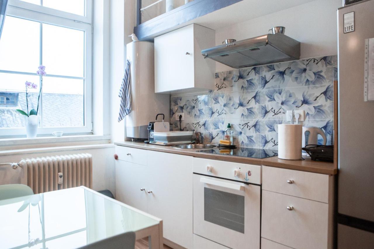Stylish With Castle View & Free Parking Apartment *